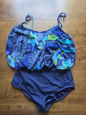 Sirena Signatures One Piece Swimsuit Size 14 Blue Floral Tummy Control